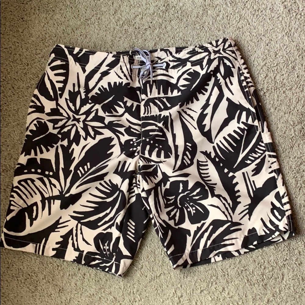 NWOT Club Monaco Lined Swim Trunks